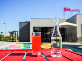Hôtel ibis Orange Centre Échangeur A7 A9