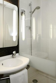 Hôtel ibis Orange Centre Échangeur A7 A9