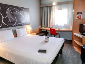 Hôtel ibis Orange Sud