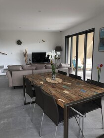 La Maison Adriel Villa Recente avec Jardin et Piscine