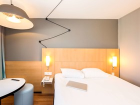 ibis Sisteron