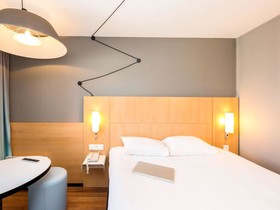 ibis Sisteron