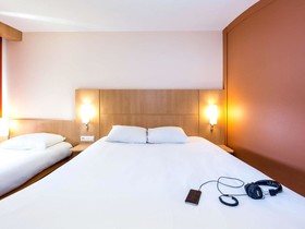 ibis Sisteron