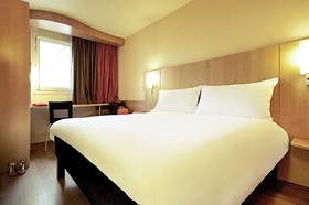 ibis Sisteron
