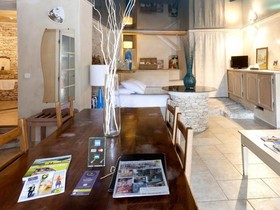 Logis Hotel le Mas et la Flambee du Luberon