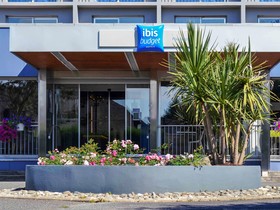 ibis budget Pau Lescar