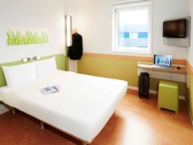 ibis budget Pau Lescar