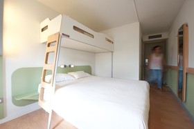 ibis budget Pau Lescar