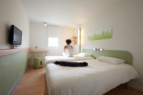 ibis budget Pau Lescar