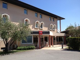 ibis Aubenas