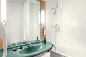 Hôtel ibis Lyon Est Bron