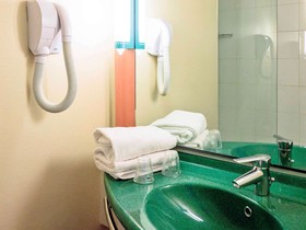 Hôtel ibis Lyon Est Bron