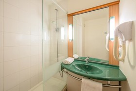 Hôtel ibis Lyon Est Bron