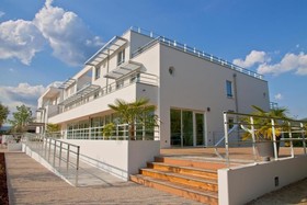 Shana Hotel & Residence