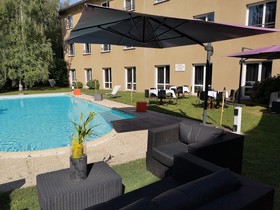 Hotel Full Colors