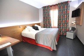 Hotel Full Colors
