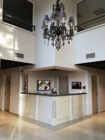 Hotel Full Colors