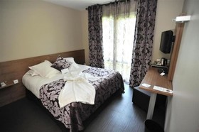 Hotel Full Colors