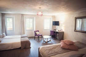 Les Olivades Hôtel-Restaurant