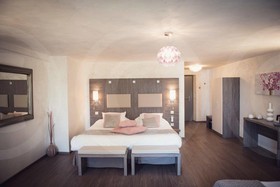 Les Olivades Hôtel-Restaurant