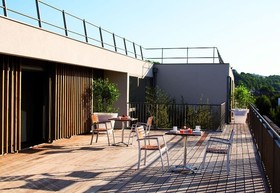 Adonis Lyon Dock Ouest