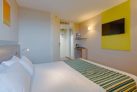 Hotel Kyriad Lyon Est - Saint Bonnet De Mure