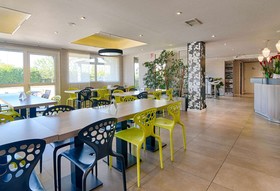 Hotel Kyriad Lyon Est - Saint Bonnet De Mure