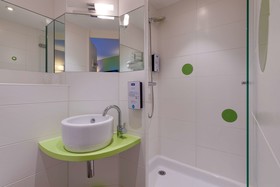 Hotel Kyriad Lyon Est - Saint Bonnet De Mure