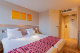 Hotel Kyriad Lyon Est - Saint Bonnet De Mure