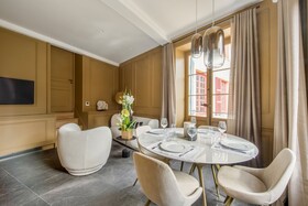 Les Suites de L'Ile Barbe