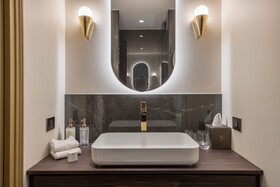 Les Suites de L'Ile Barbe