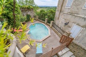 La Tour Des Remparts
