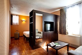 Kyriad Lyon Sud - Saint-Genis Laval