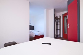 Kyriad Lyon Sud - Saint-Genis Laval