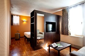 Kyriad Lyon Sud - Saint-Genis Laval