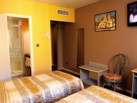 Hotel Azalees