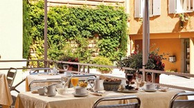 Hotel Azalees