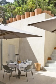 Hôtel De La Villeon