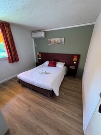 Hotel initial Lyon / Villefranche-Sur-Saone  by balladins