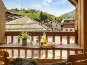 Chalet Artedaz  OVO Network