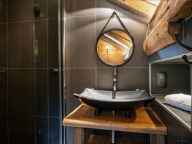 Chalet Artedaz  OVO Network