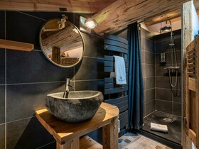 Chalet Artedaz  OVO Network