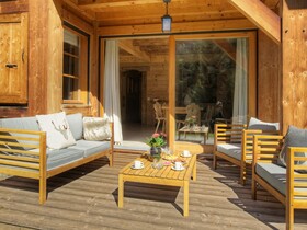 Chalet Hollygotty - OVO Network