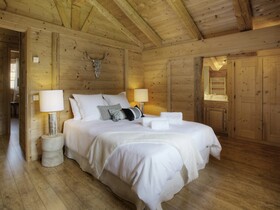 Chalet Hollygotty - OVO Network