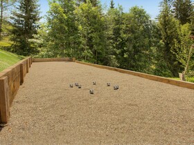 Chalet Hollygotty - OVO Network