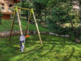 Chalet Hollygotty - OVO Network