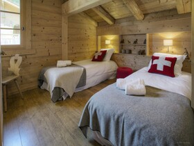 Chalet Hollygotty - OVO Network