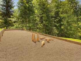 Chalet Hollygotty - OVO Network