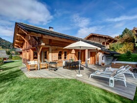 Chalet Hollygotty - OVO Network