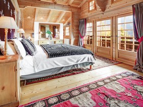 Chalet Palmer - OVO Network